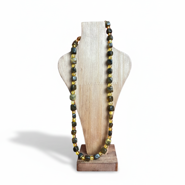 Yetişkin Kehribar Kolye – 47 cm Koyu Kare Taş – Yuvarlak